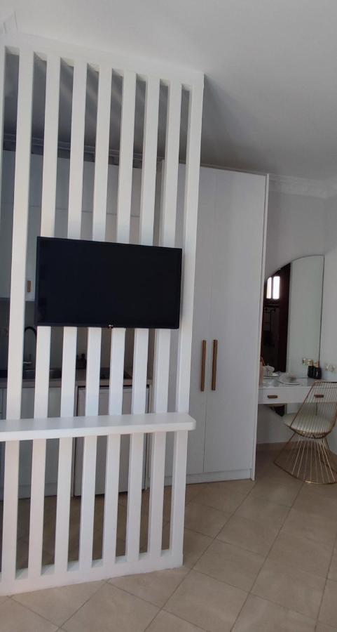 Atoll 'Paris-Alexandre' Apartment Gythio Exterior photo